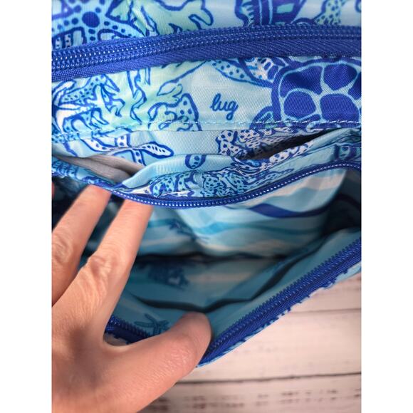 LUG Scoop 2 Blue Ocean Print Quilted Crossbody Organizer Bag Adjustable Strap - Picture 4 of 7